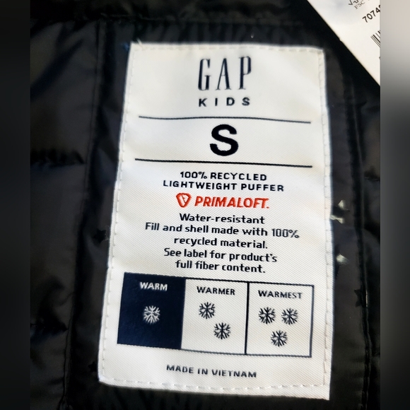 GAP gender neutral PrimaLoft  black on black stars puffer jacket Size 6-7 - Picture 5 of 10
